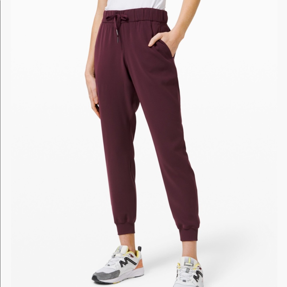 Lululemon On the Fly Woven Jogger 28” Size 4